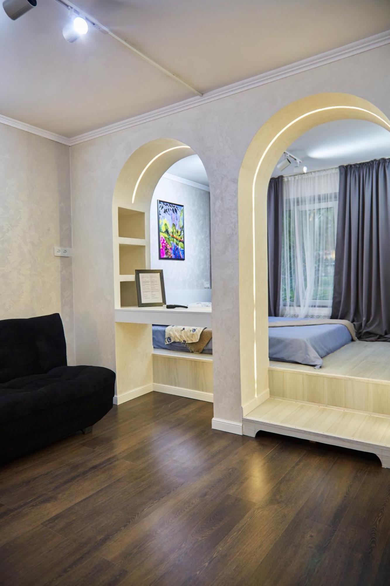 Golden Square Apartment *